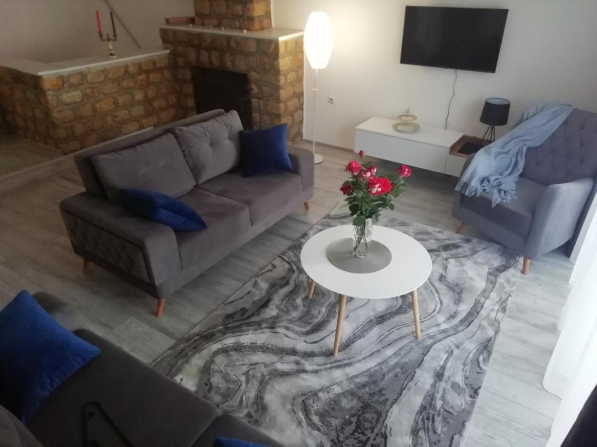 Fenix Apartment & Rooms Vinci Buitenkant foto