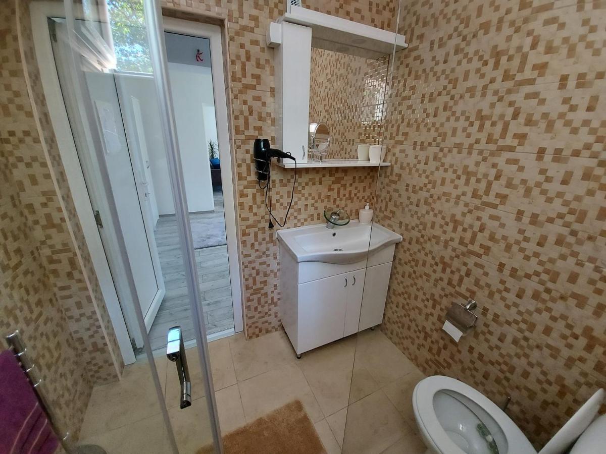 Fenix Apartment & Rooms Vinci Buitenkant foto