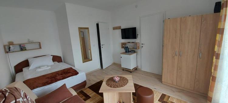 Fenix Apartment & Rooms Vinci Buitenkant foto
